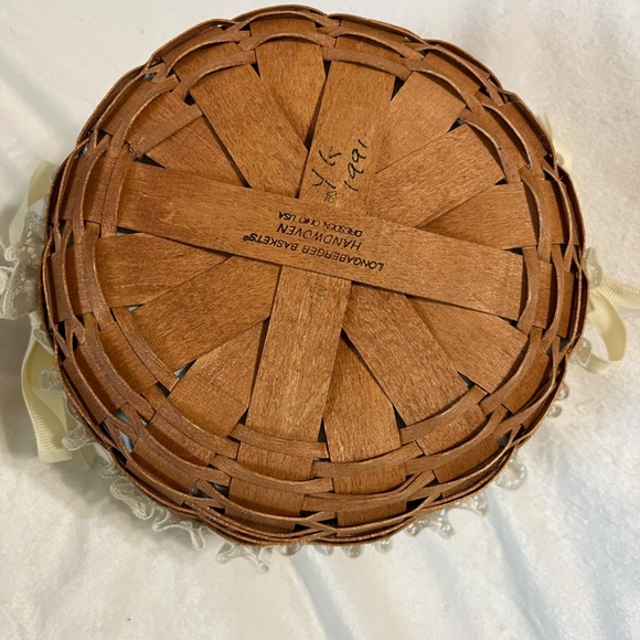 1991 Longaberger Button Basket with Ivory and plastic protector, bread warmer - Picture 3 of 8